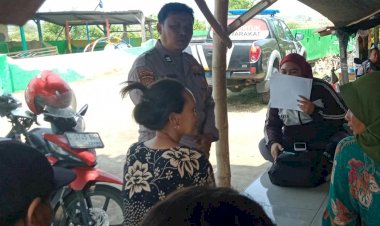 Patroli-Dialogis-Polsek-Jabon,-Sampaikan-Pesan-Kamtibmas-kepada-Ibu-Ibu-PKK-Desa-Kupang
