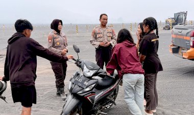 Polres-Probolinggo-Imbau-Wisatawan-Patuhi-Penutupan-Kawasan-TNBTS-Akibat-Karhutla-di-Bromo