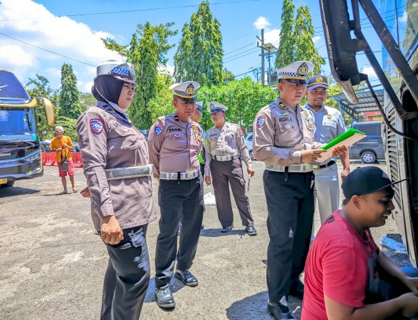 Operasi Keselamatan Semeru 2026 Ditlantas Polda Jatim Gelar Ramp Chek Angkutan Umum