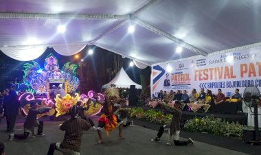 Polres-Bojonegoro-Gandeng-Media-Sampaikan-Pesan-Pemilu-Damai-Lewat-Festival-Patrol-Oklik