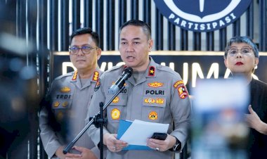 Polri-Berhasil-Evakuasi-Ratusan-Warga-Terdampak-Banjir-di-Padang,-Ratusan-Personel-Brimob-Dikerahkan