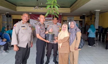 Sidoarjo-Asri-Sejuk-Satbinmas-Polresta-Sidoarjo-Gencarkan-Green-Policing-di-Desa-Banjar-Panji