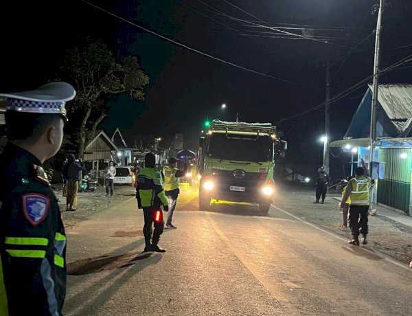 Polres Jember Batasi Kecepatan Kendaraan Berat di Jalur Kasian - Puger